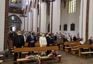 Wnętrze świątyni podczas uroczystości