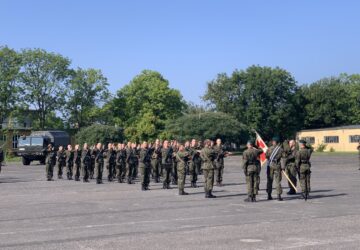 Przysięga wojskowa na terenie brzeskiej jednostki wojskowej