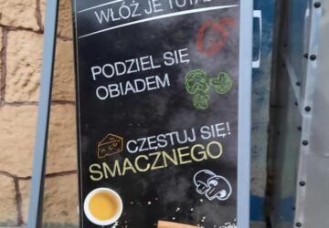 Zniszczona lodówka społeczna