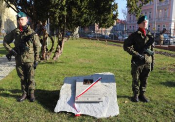 Odsłonięcie tablicy pamiątkowej śp. sierżanta Jana Sabina ps. "Wiewiórka"